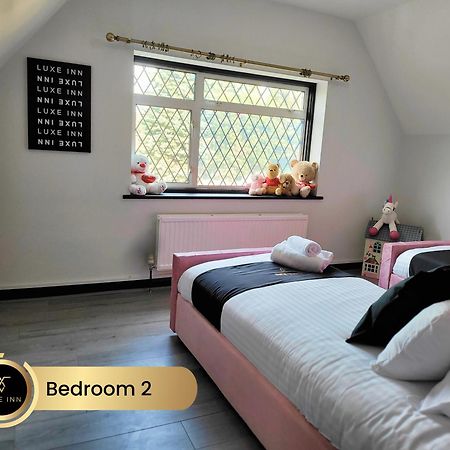 4 Bedroom House, Heathrow Airport, Luxe Inn كولنبروك المظهر الخارجي الصورة