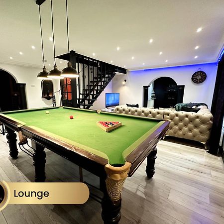 4 Bedroom House, Heathrow Airport, Luxe Inn كولنبروك المظهر الخارجي الصورة