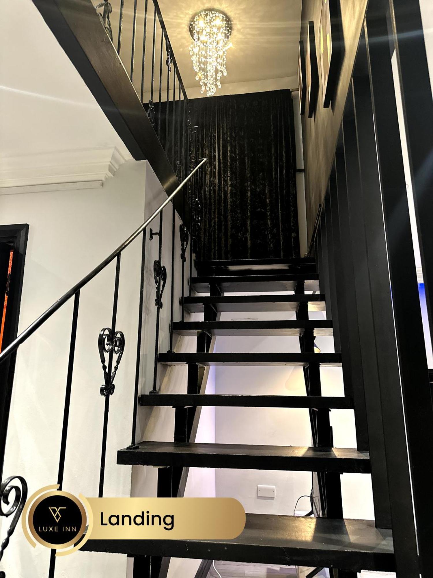 4 Bedroom House, Heathrow Airport, Luxe Inn كولنبروك المظهر الخارجي الصورة
