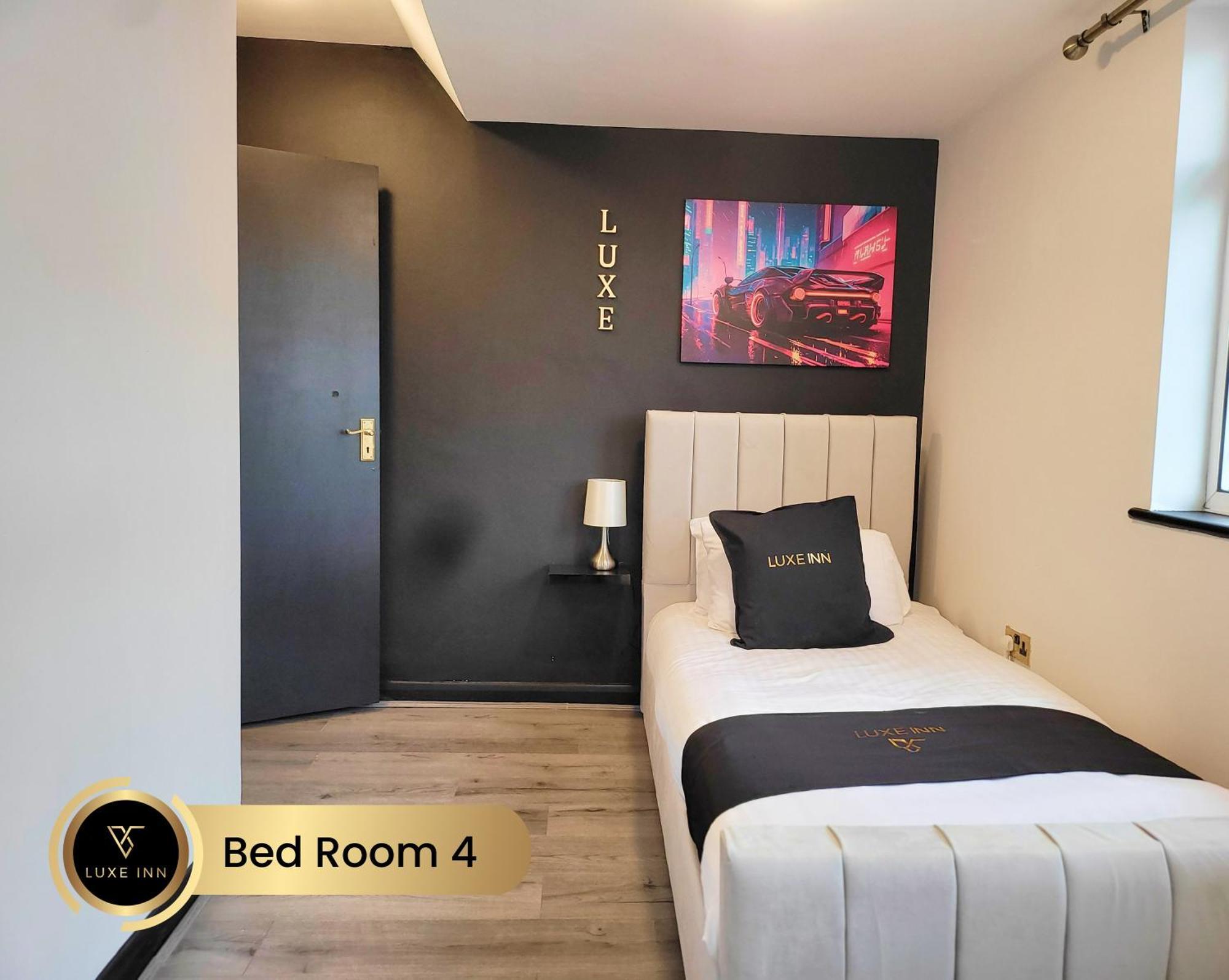 4 Bedroom House, Heathrow Airport, Luxe Inn كولنبروك المظهر الخارجي الصورة