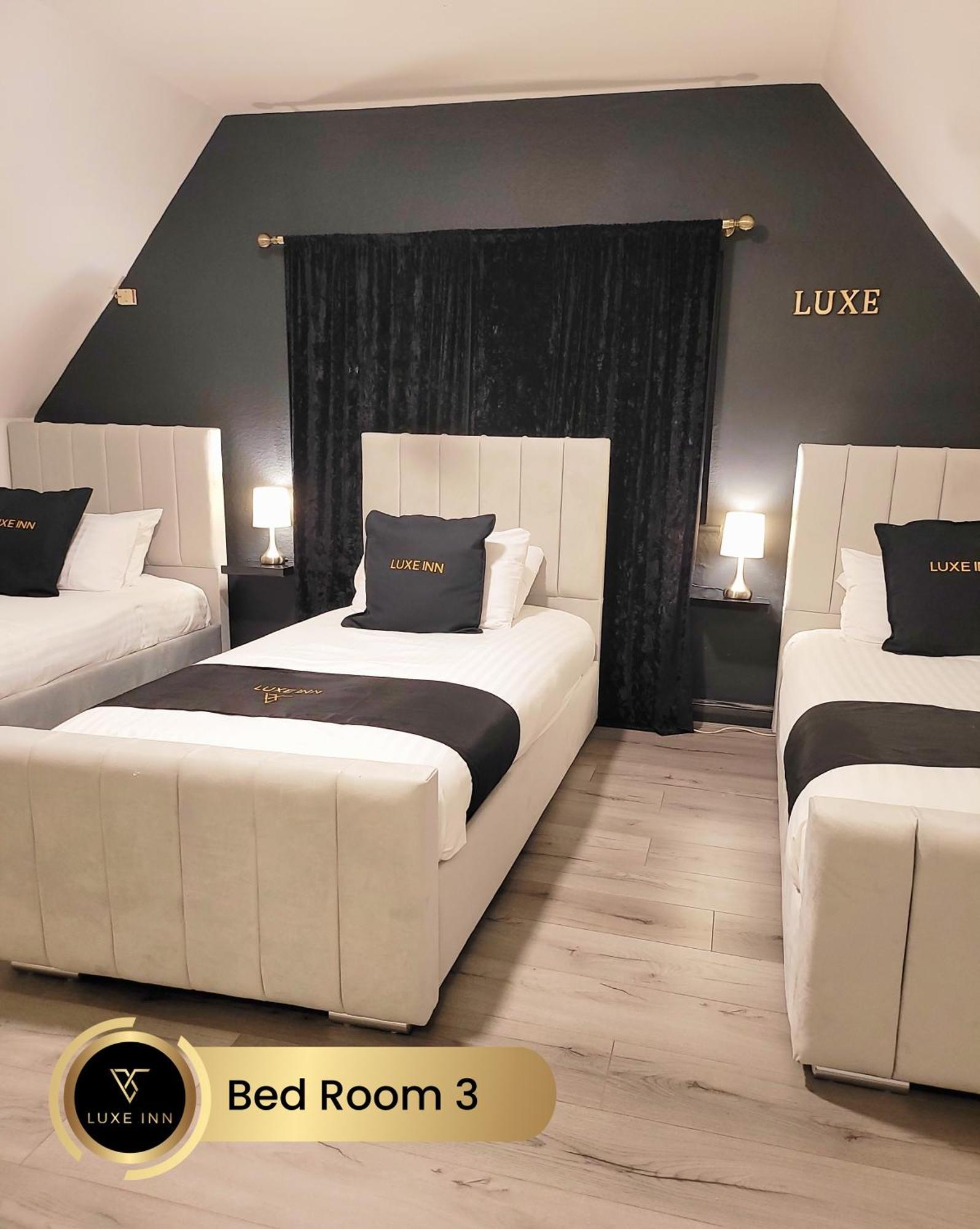 4 Bedroom House, Heathrow Airport, Luxe Inn كولنبروك المظهر الخارجي الصورة