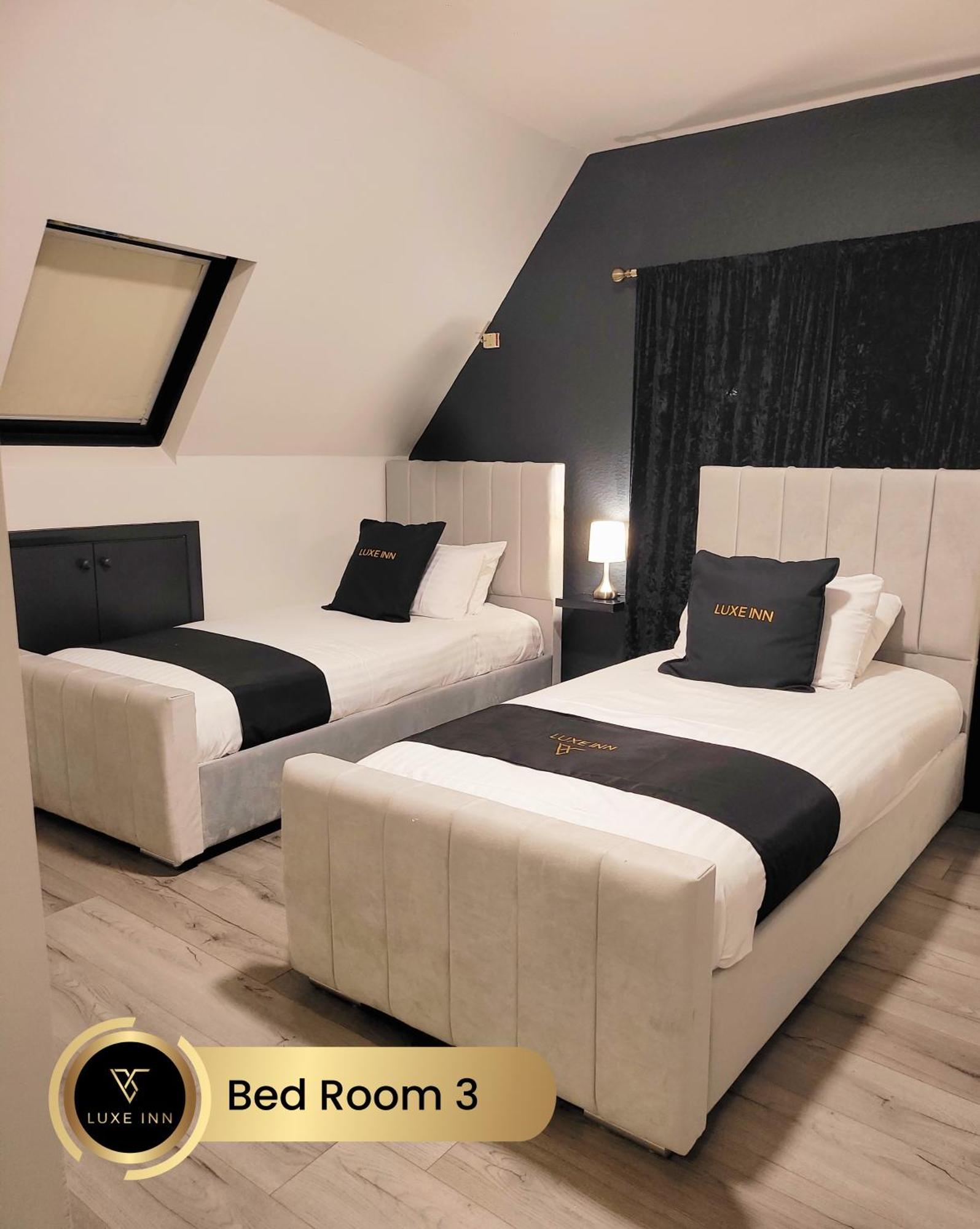 4 Bedroom House, Heathrow Airport, Luxe Inn كولنبروك المظهر الخارجي الصورة