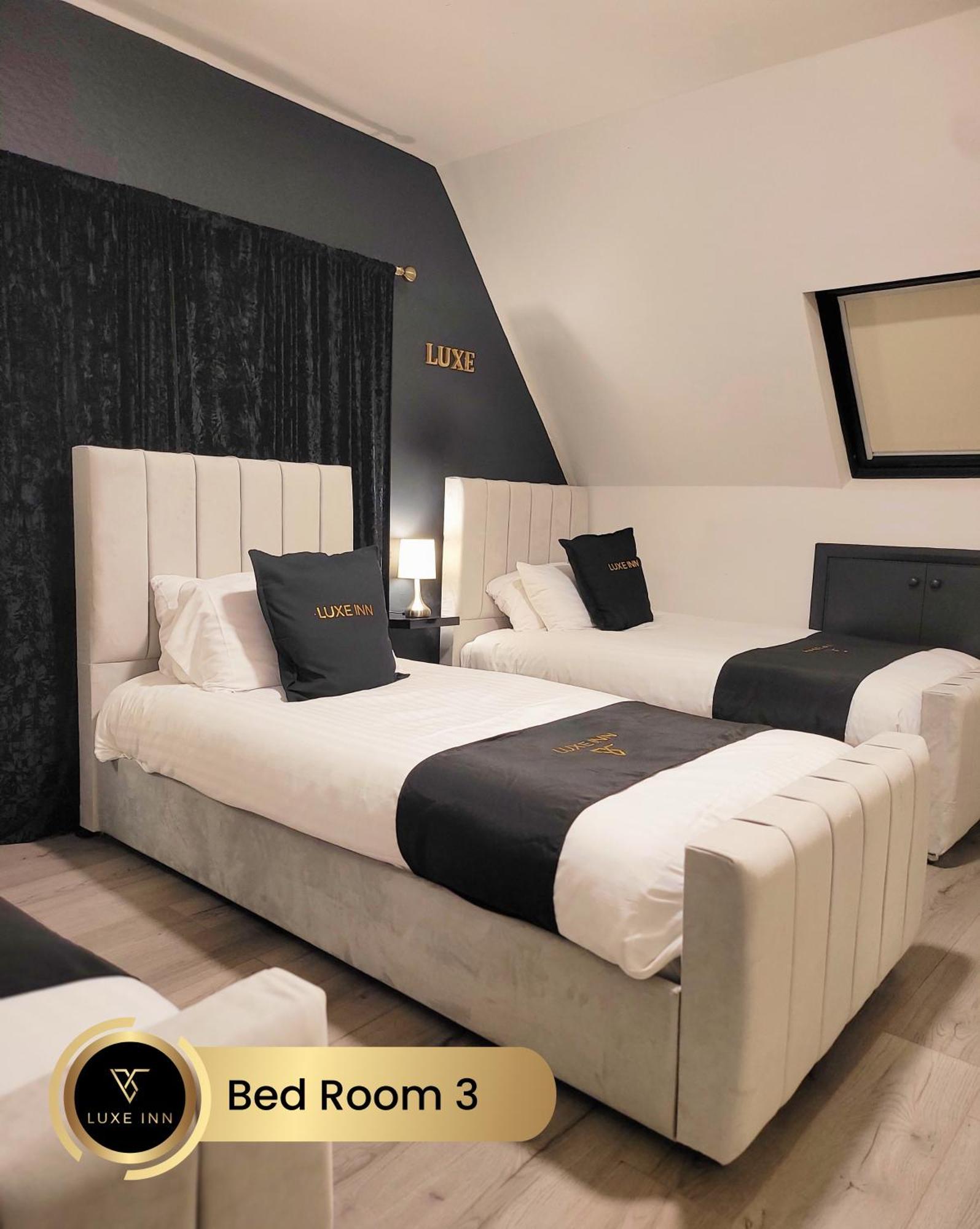 4 Bedroom House, Heathrow Airport, Luxe Inn كولنبروك المظهر الخارجي الصورة
