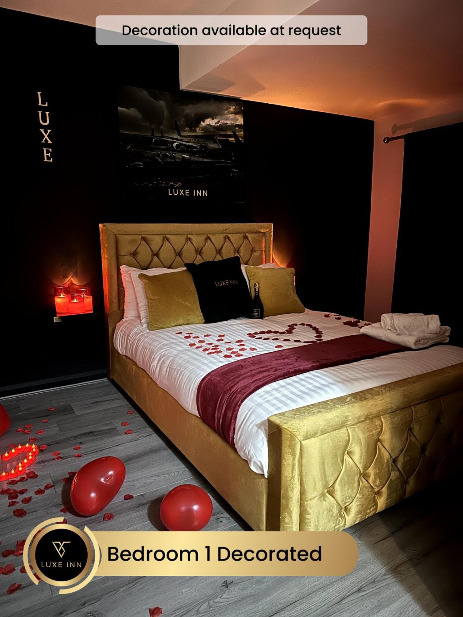 4 Bedroom House, Heathrow Airport, Luxe Inn كولنبروك المظهر الخارجي الصورة