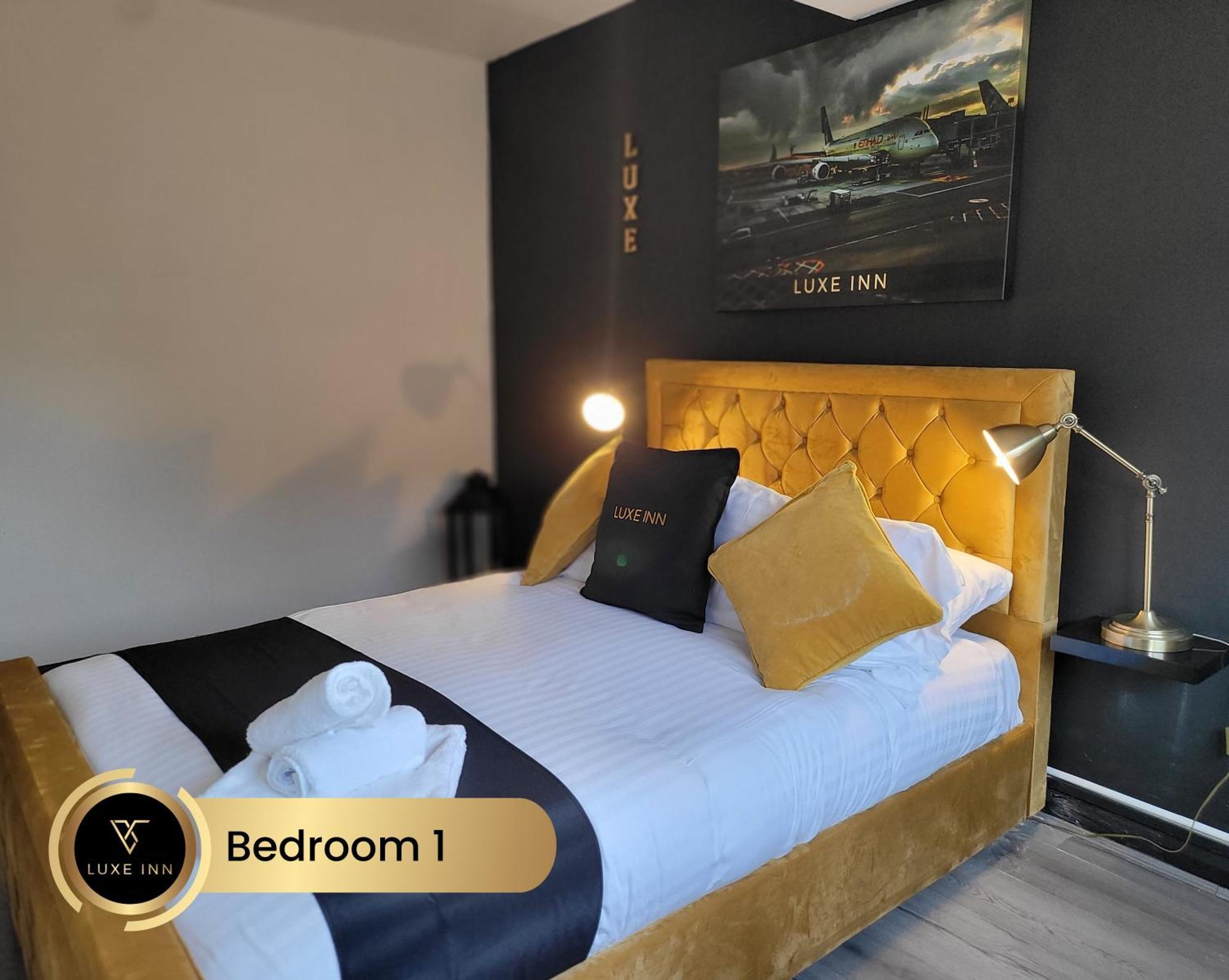 4 Bedroom House, Heathrow Airport, Luxe Inn كولنبروك المظهر الخارجي الصورة