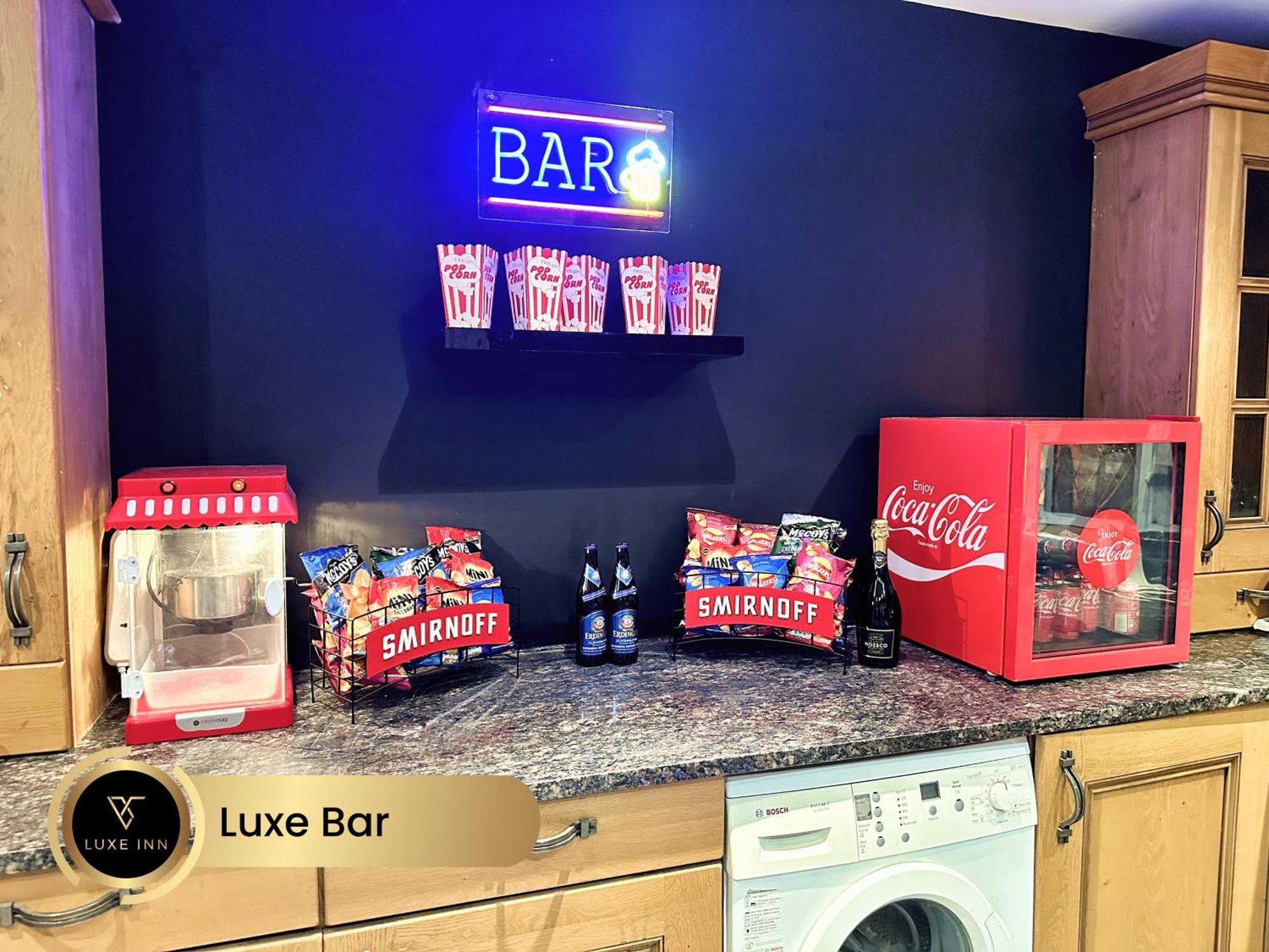 4 Bedroom House, Heathrow Airport, Luxe Inn كولنبروك المظهر الخارجي الصورة