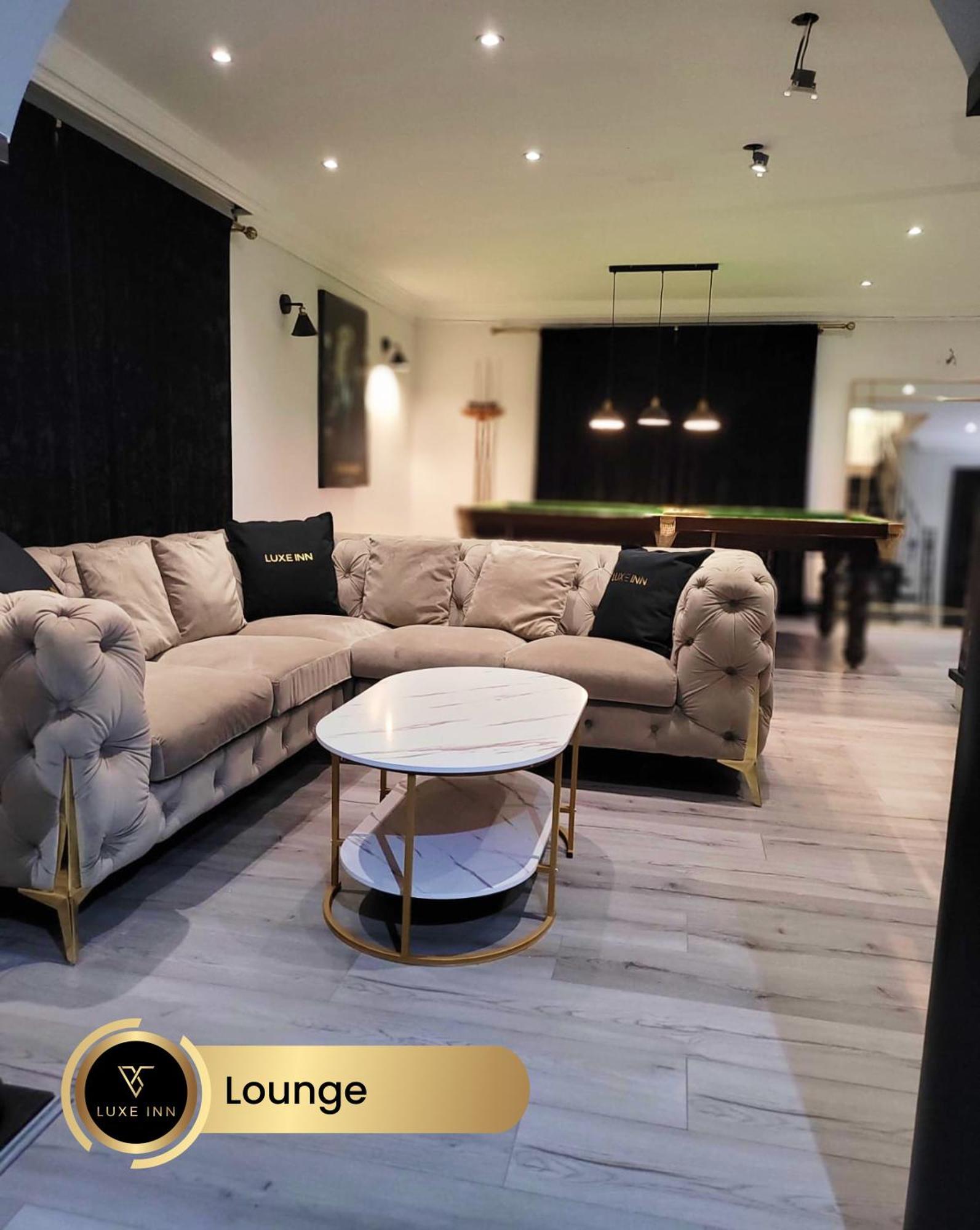 4 Bedroom House, Heathrow Airport, Luxe Inn كولنبروك المظهر الخارجي الصورة