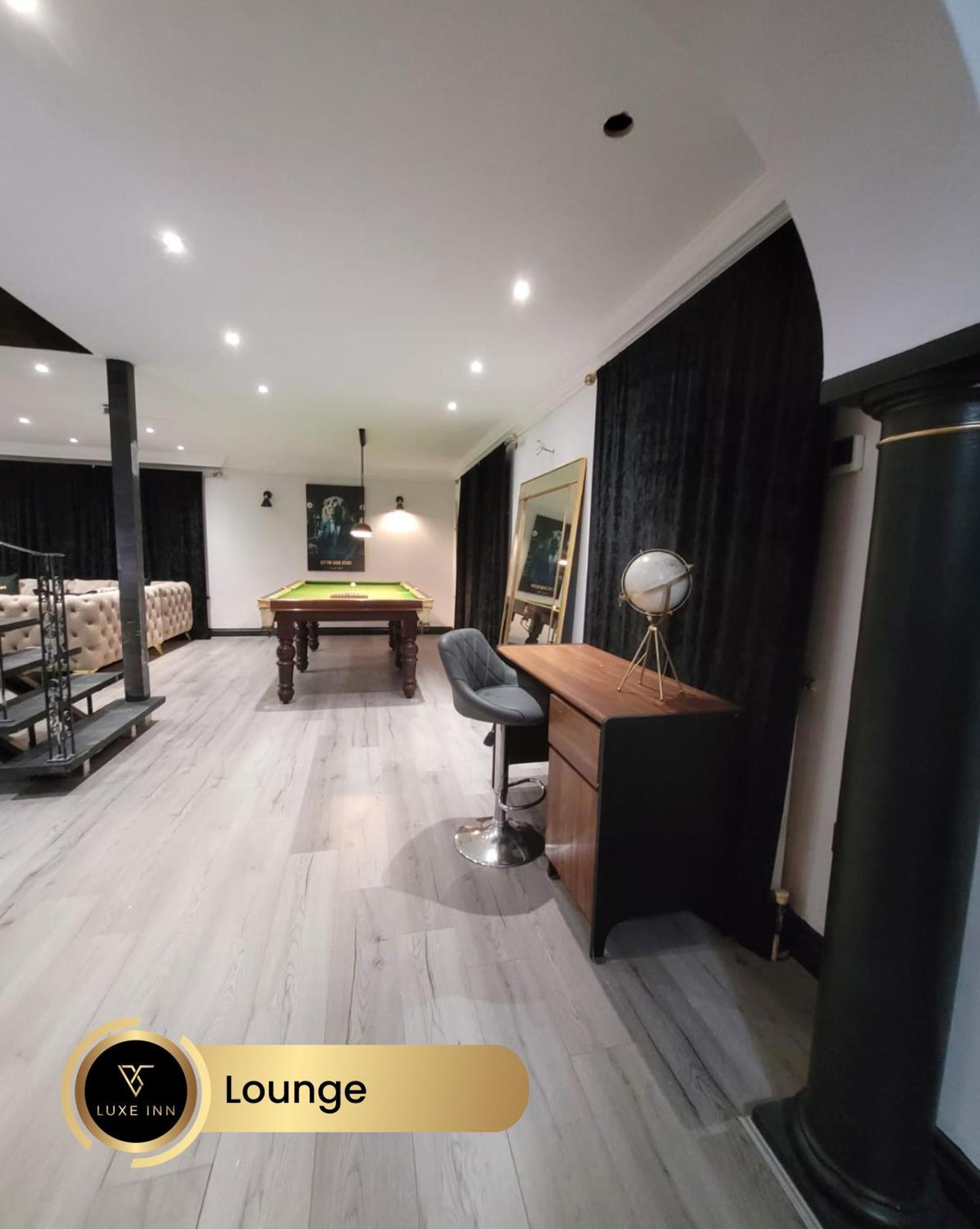 4 Bedroom House, Heathrow Airport, Luxe Inn كولنبروك المظهر الخارجي الصورة
