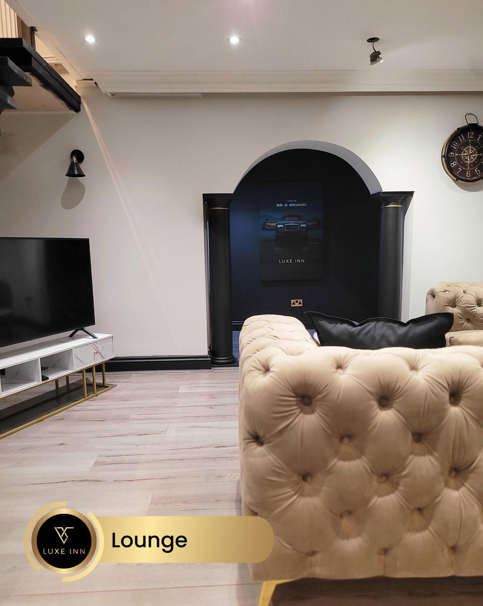 4 Bedroom House, Heathrow Airport, Luxe Inn كولنبروك المظهر الخارجي الصورة