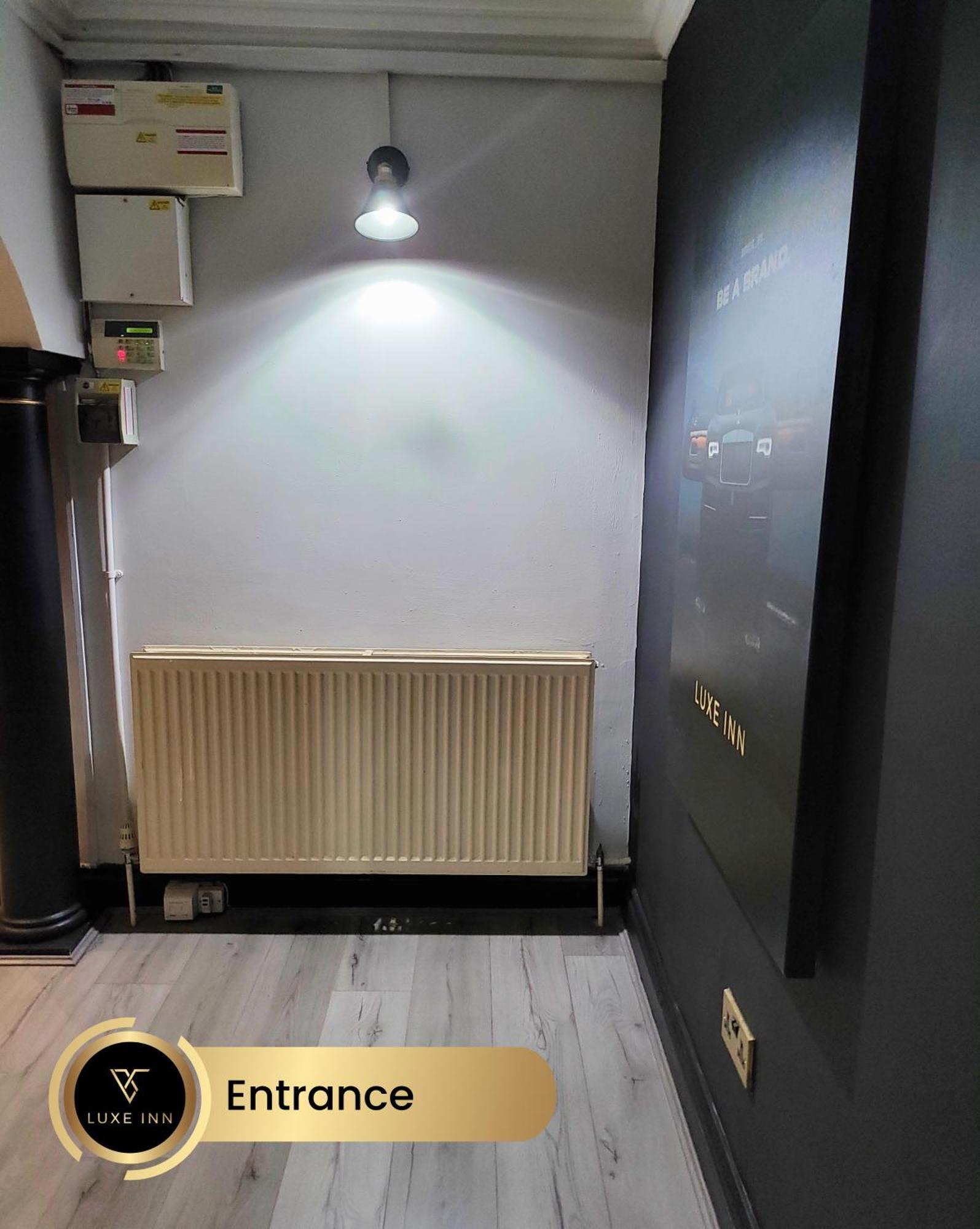 4 Bedroom House, Heathrow Airport, Luxe Inn كولنبروك المظهر الخارجي الصورة